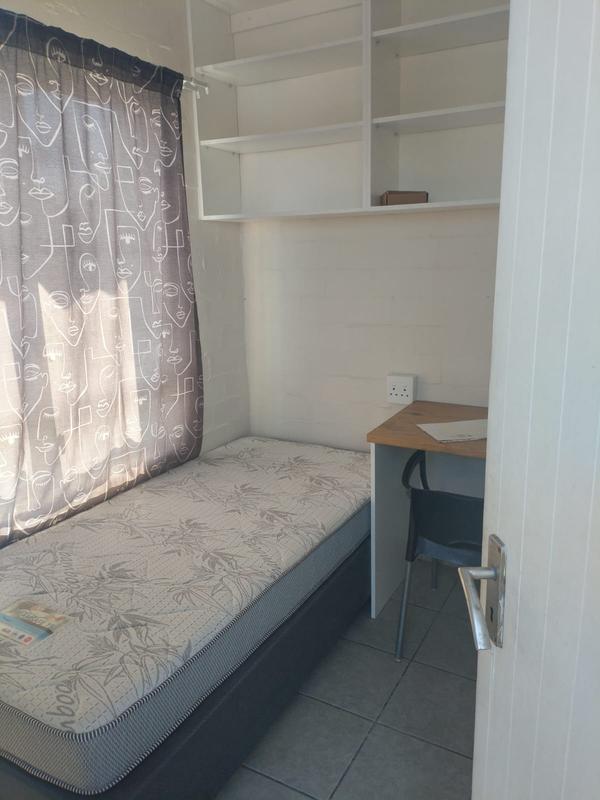 To Let 1 Bedroom Property for Rent in Highbury Western Cape